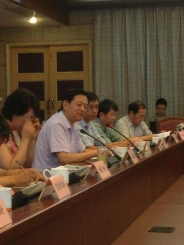 我商会代表出席市委市政府2013上半年经济工作座谈会(图1)